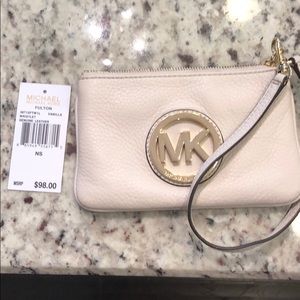 michael kors wristlet